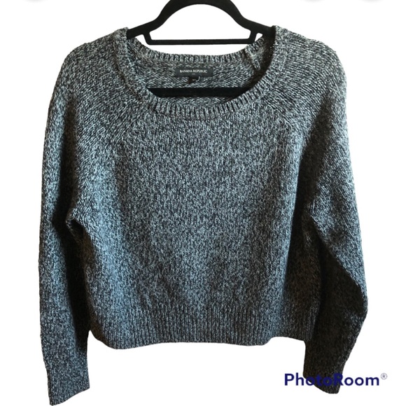 Banana Republic Sweaters - Banana Republic cropped sweater. Size XL